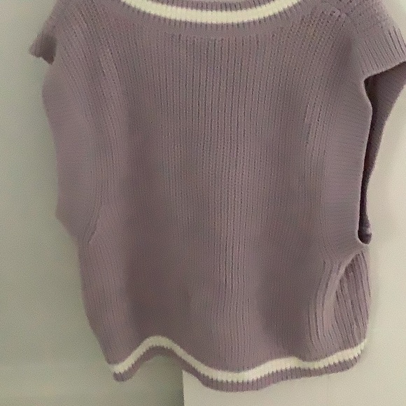 H&M purple baggy sweater vest - Picture 3 of 3